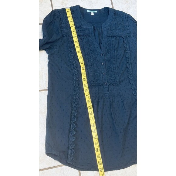 Leifnotes Anthropologie Size 8 Navy Laced Embroidery RollTab Sleeve Blouse - Picture 10 of 12